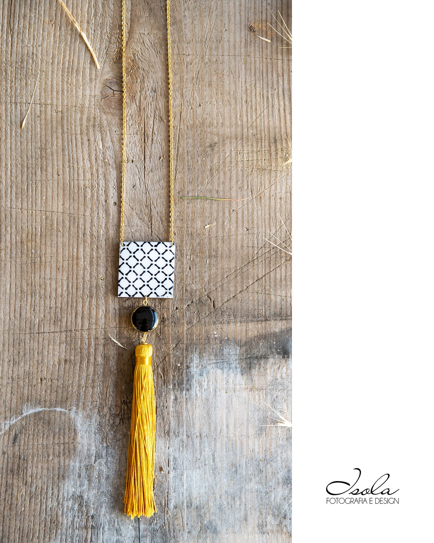 Necklace with black agate stone