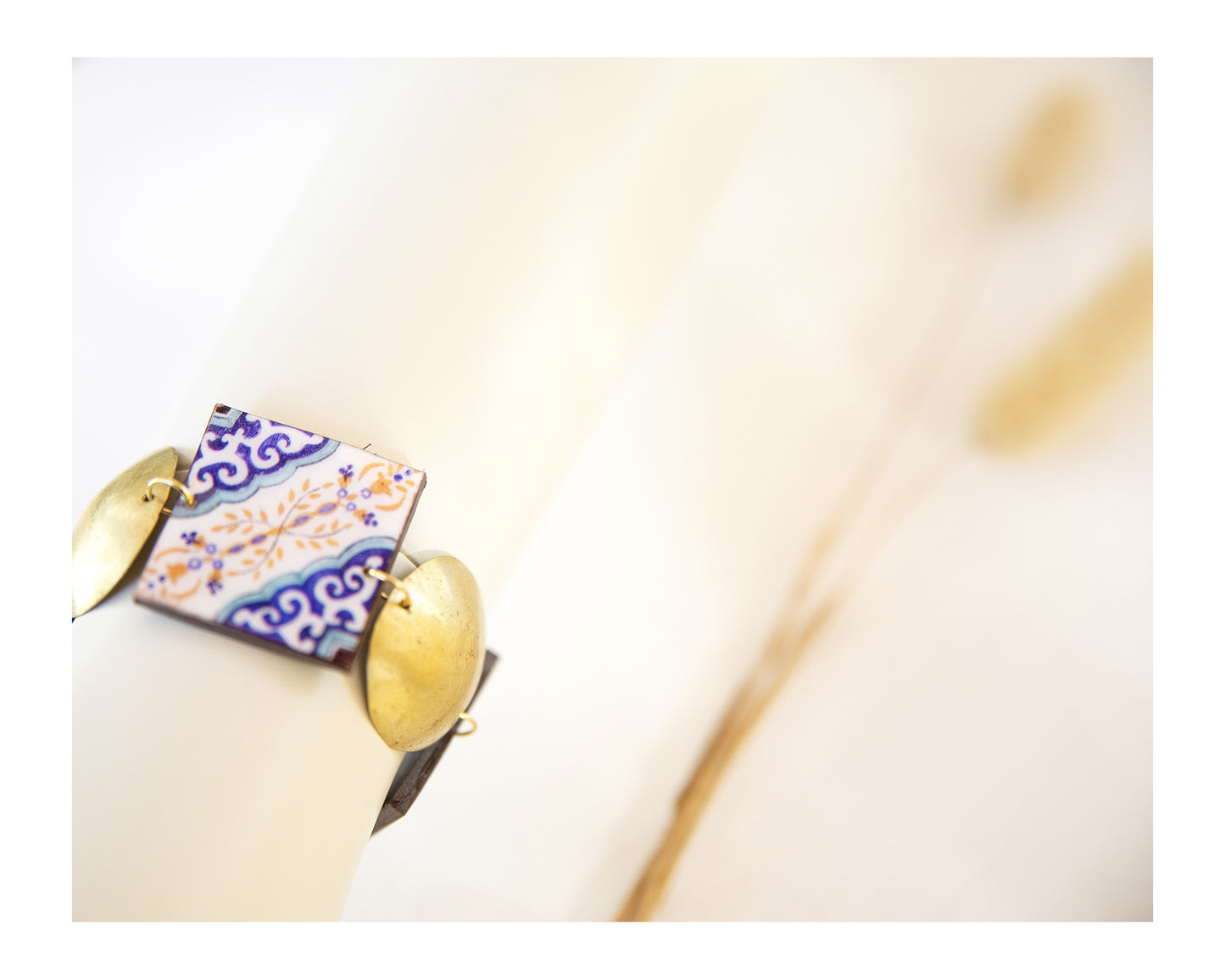 Bracelet, brass discs round, magnet closure