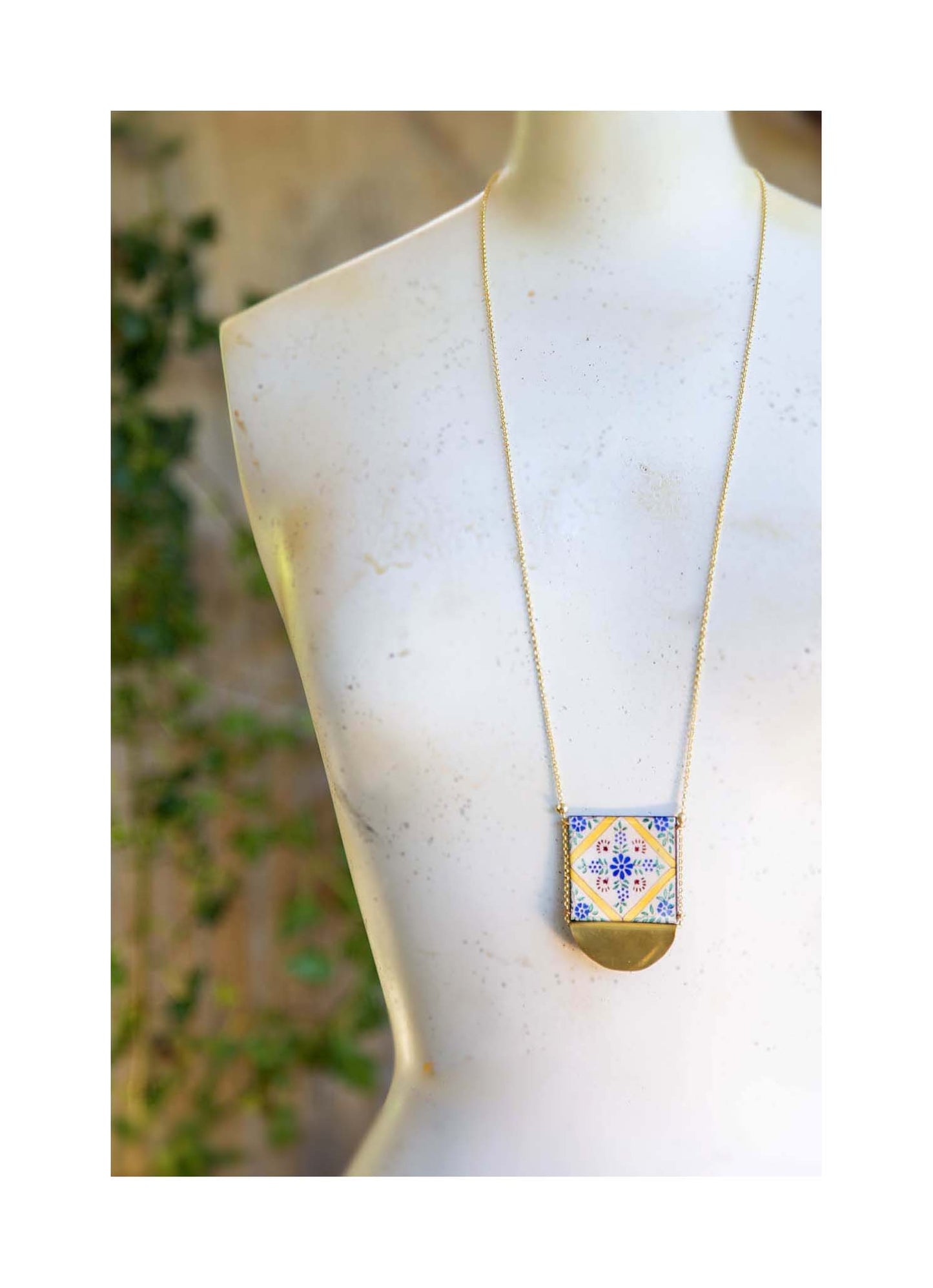 Brass circle necklace