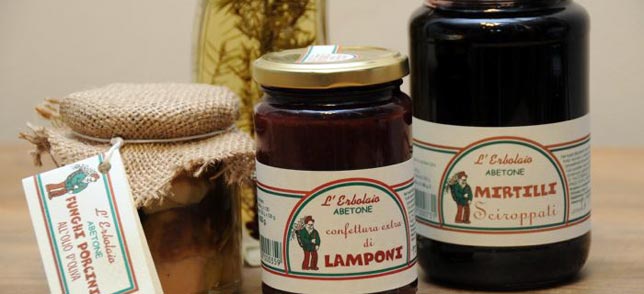 Breakfast with natural Tuscan products