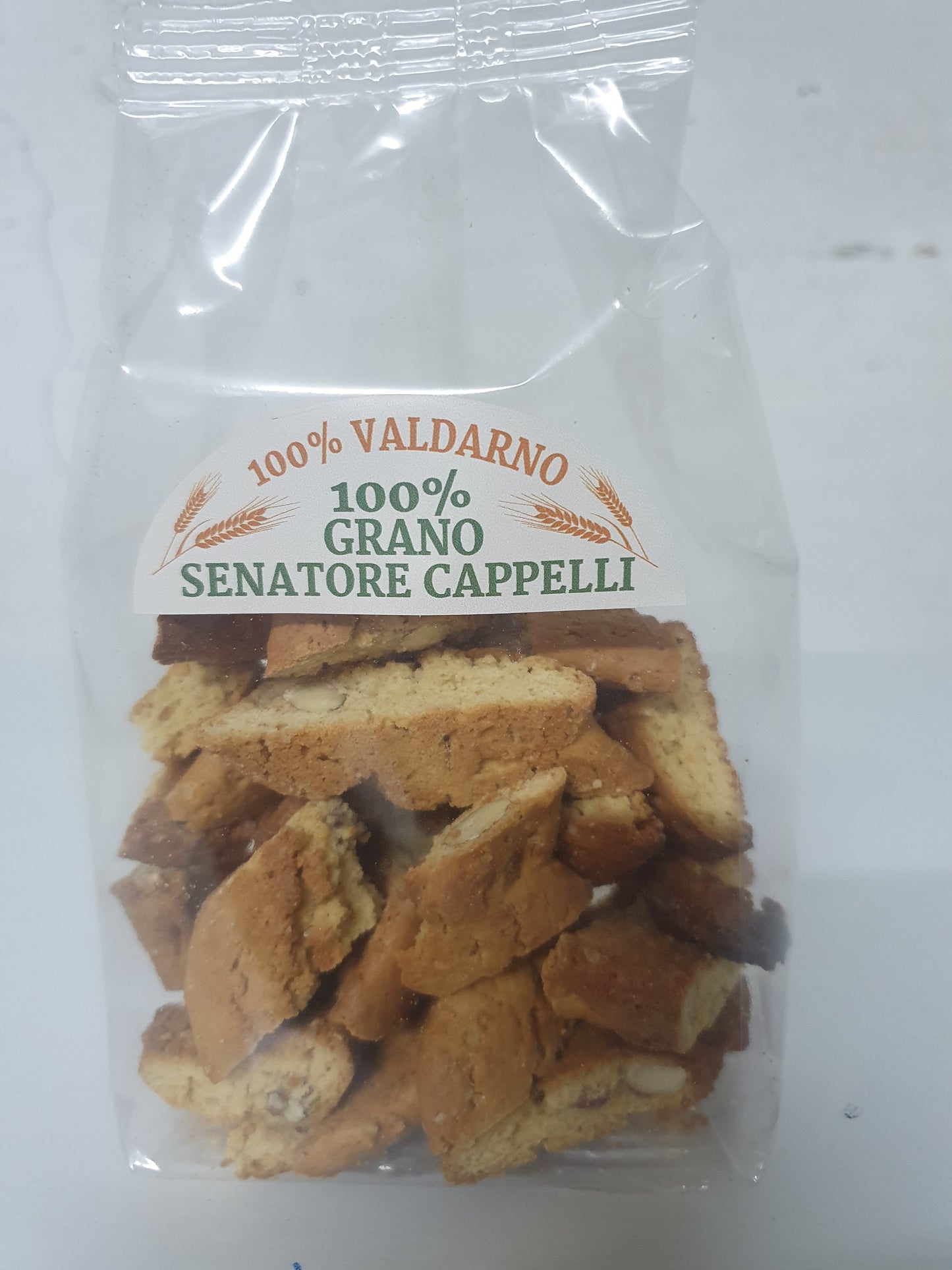 Invite your friends for lunch and amaze them with our hand-made Tuscan products