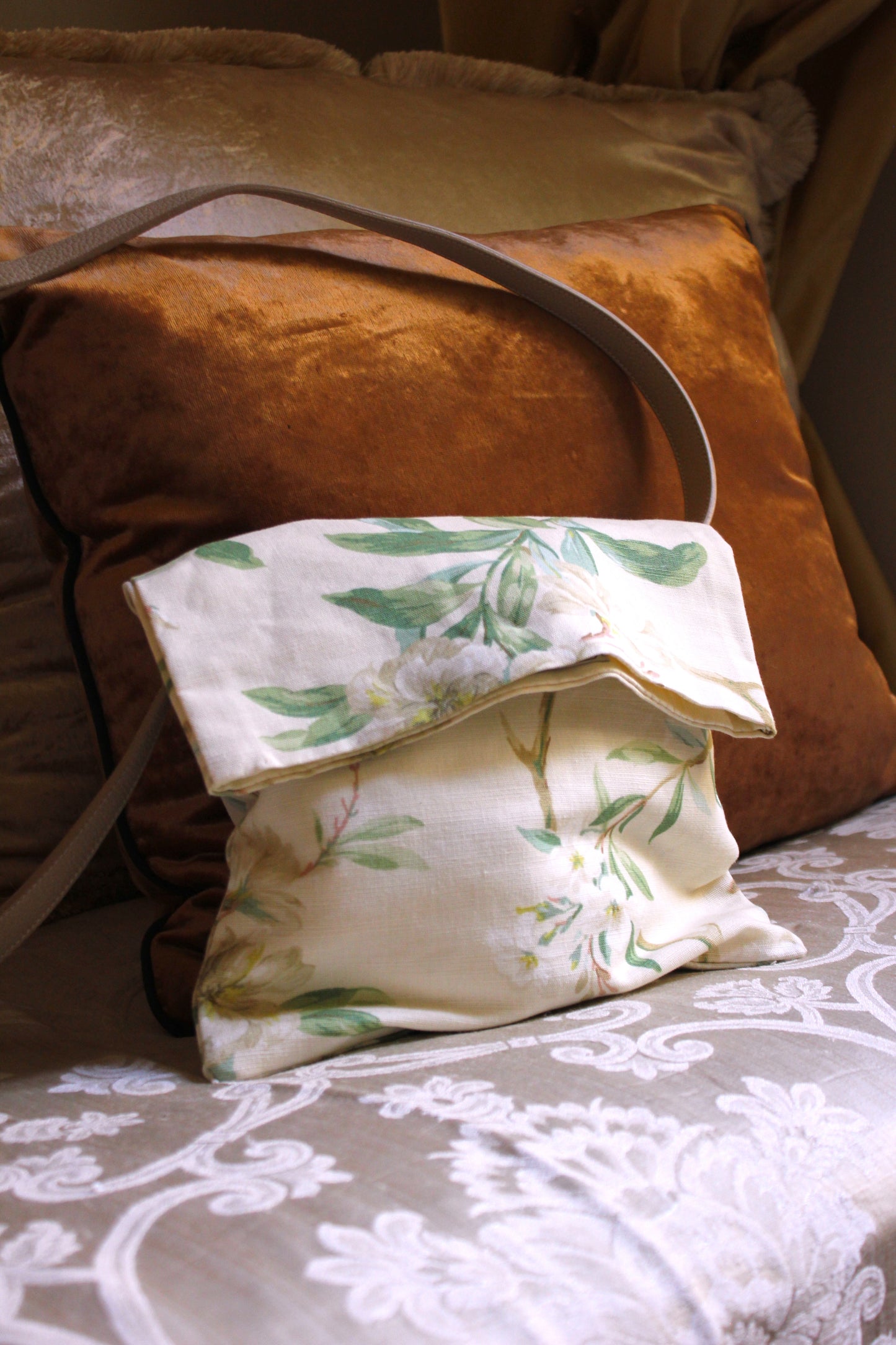 PRINTED MESSENGER BAG