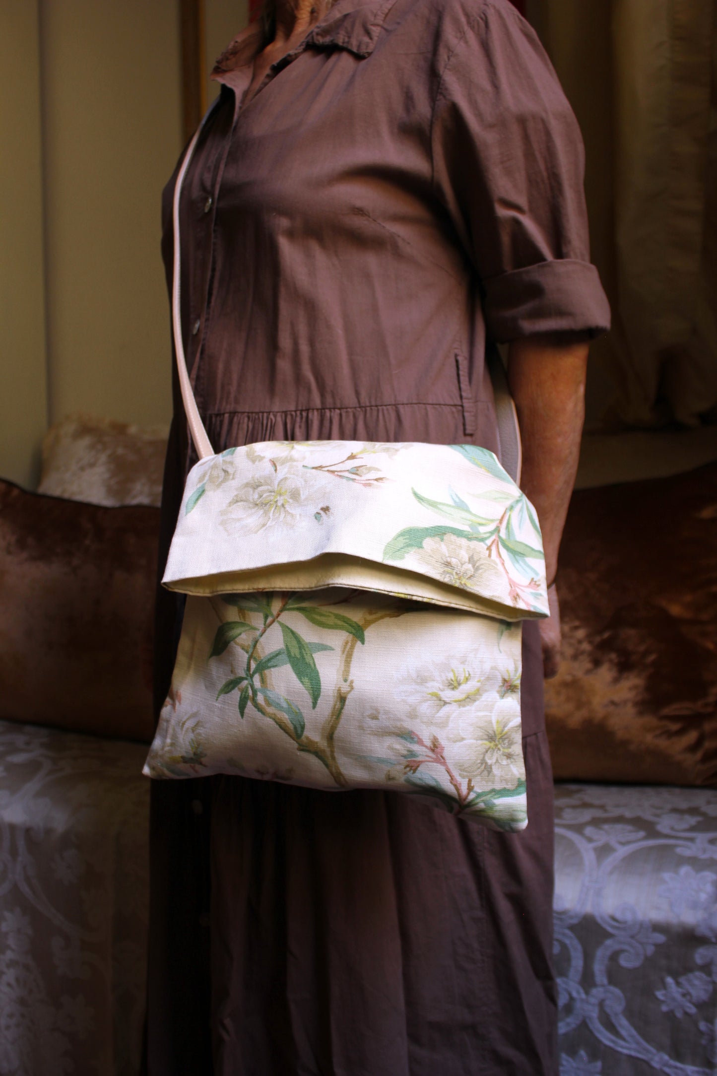 PRINTED MESSENGER BAG