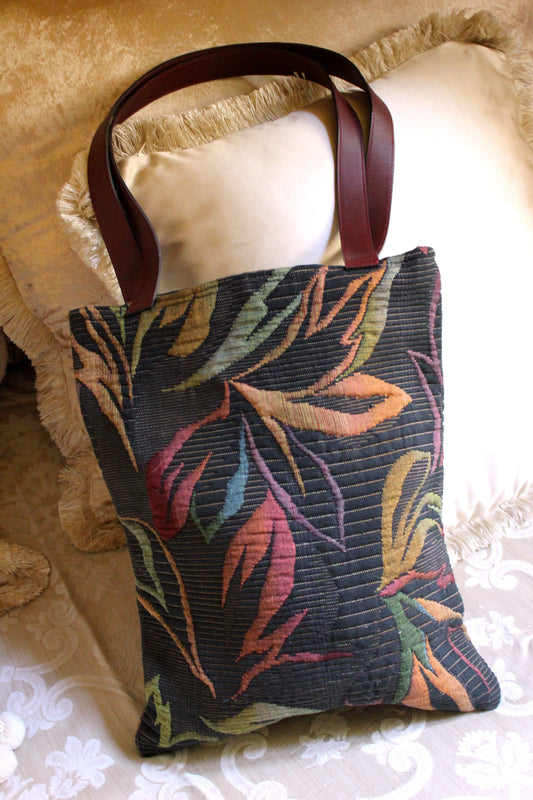 RUST-COLORED PATTERNED SHOULDER BAG