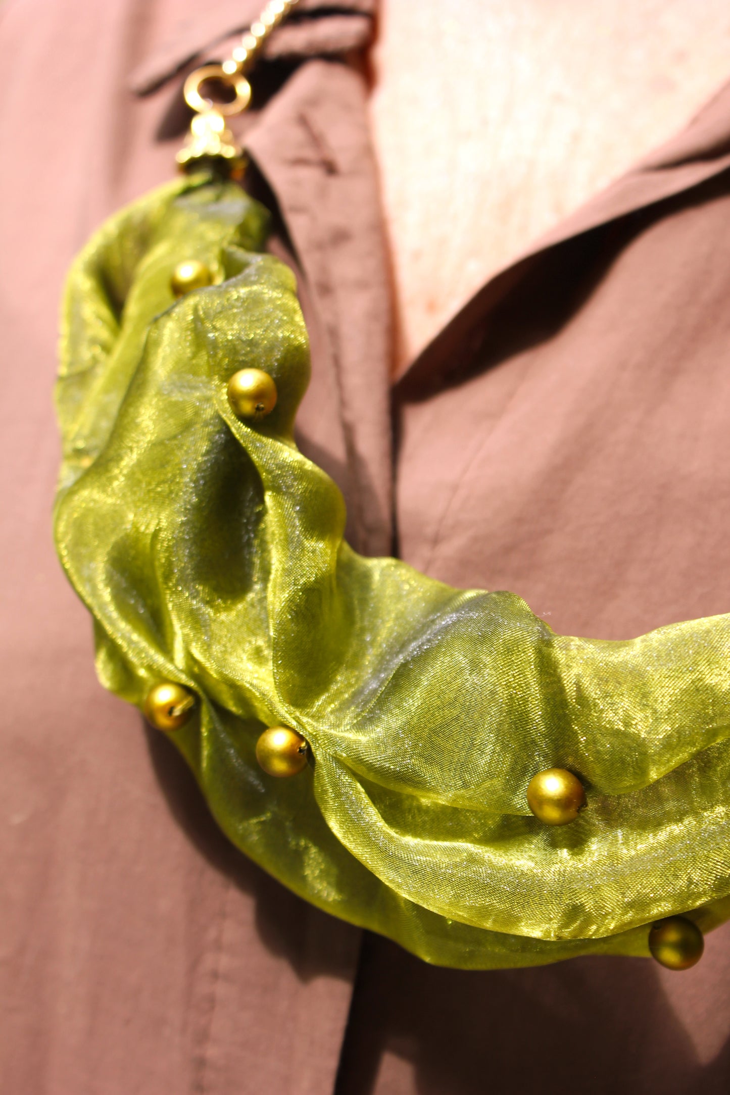 GREEN ORGANZA CLOUD NECKLACE