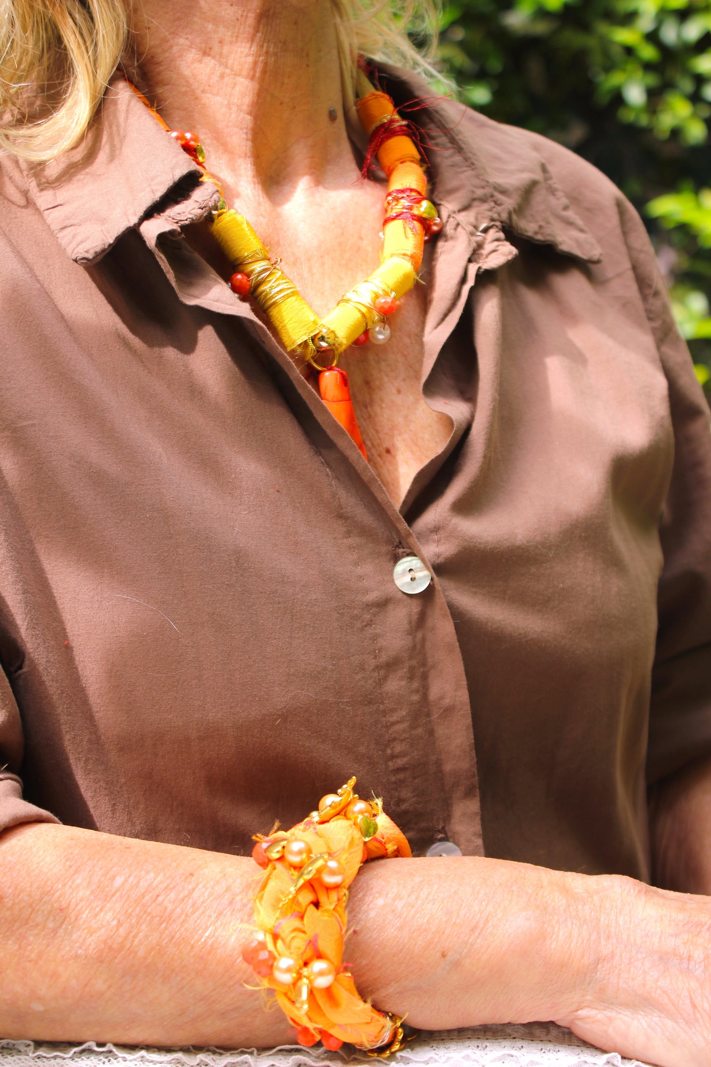 Necklace with coral pendant