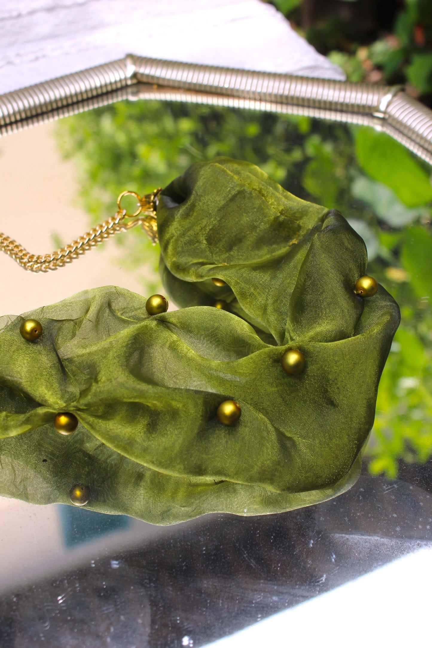 GREEN ORGANZA CLOUD NECKLACE