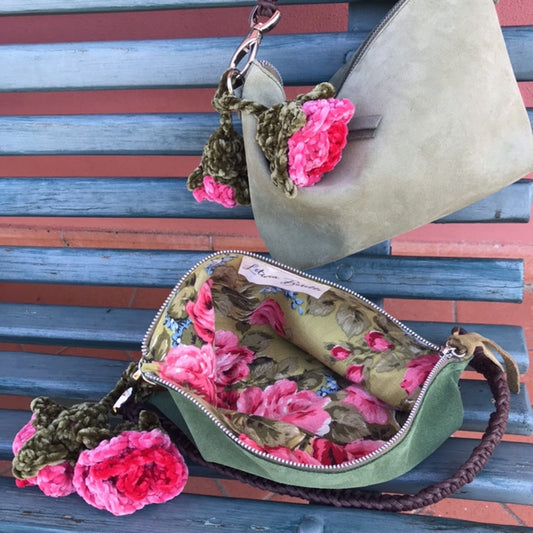 Chenille roses Green suede bag