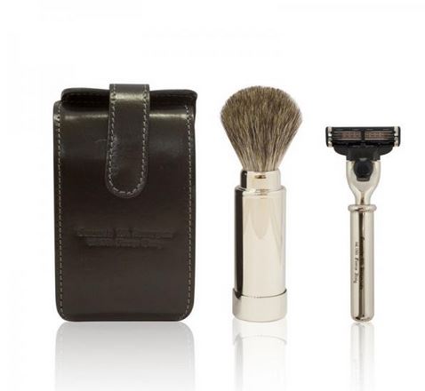 Man's Accessories: Travel kit brush and razor and Beard Wax